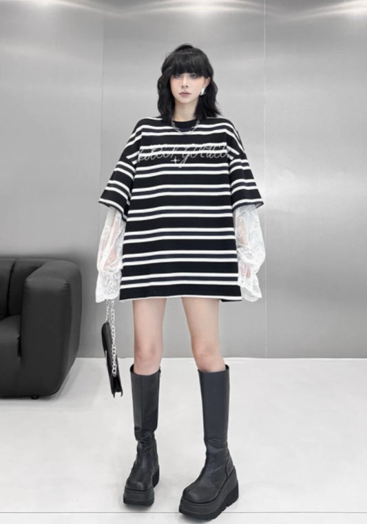 條紋蕾絲拼接上衣