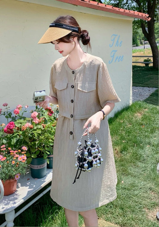 卡其條紋連衣裙