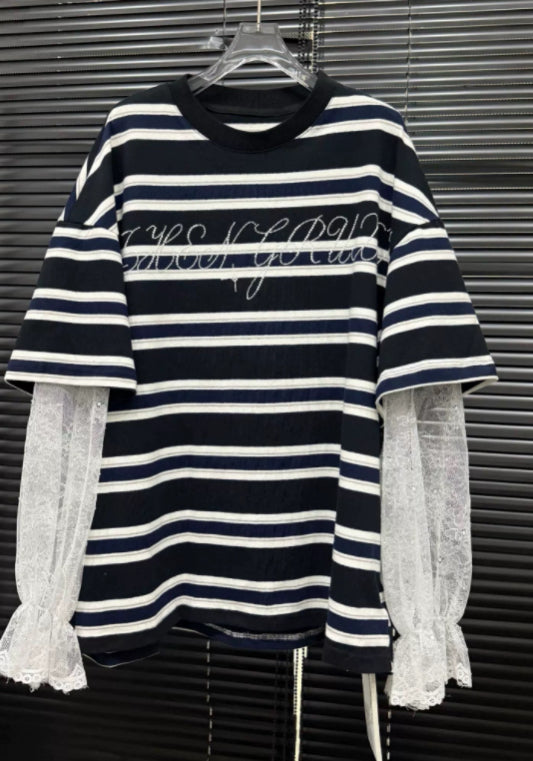 條紋蕾絲拼接上衣