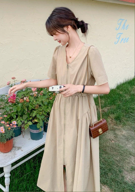 卡其拉鍊連衣裙
