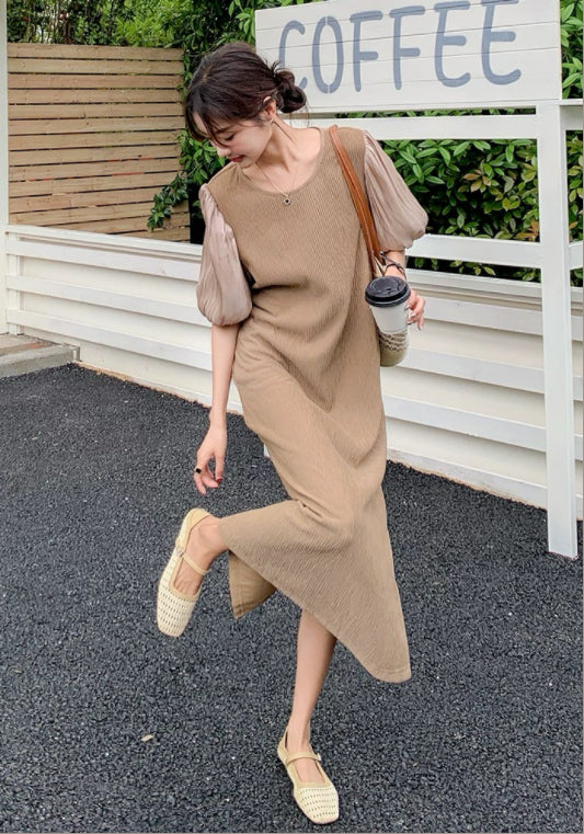 咖色泡泡袖連衣裙