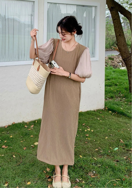 咖色泡泡袖連衣裙